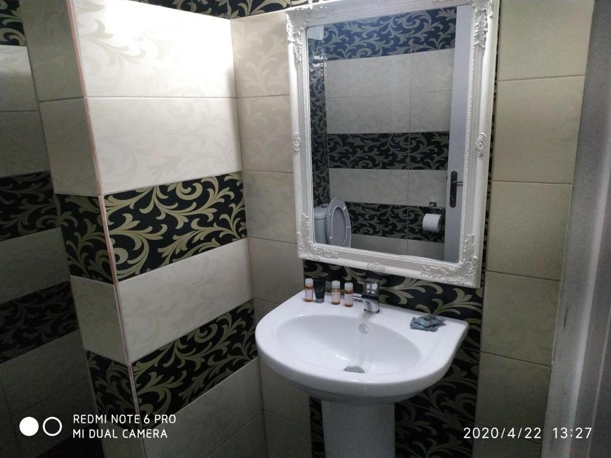 Central Hotel ปาร์กา ภายนอก รูปภาพ